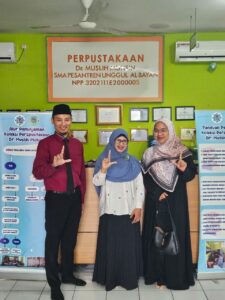 Kegiatan perpustakaan SMA Al Bayan